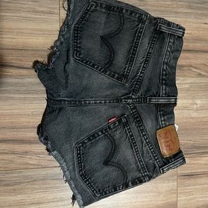 Womens 501 Levi’s shorts size 24